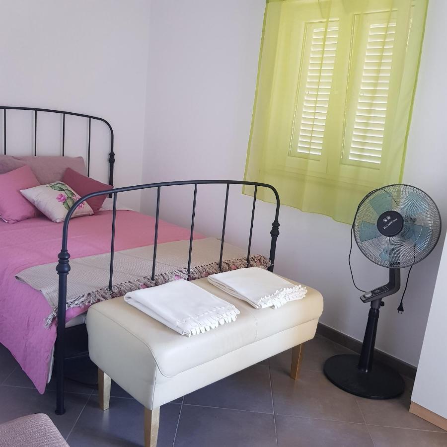 Apartmani Afrodita Сутіван Екстер'єр фото