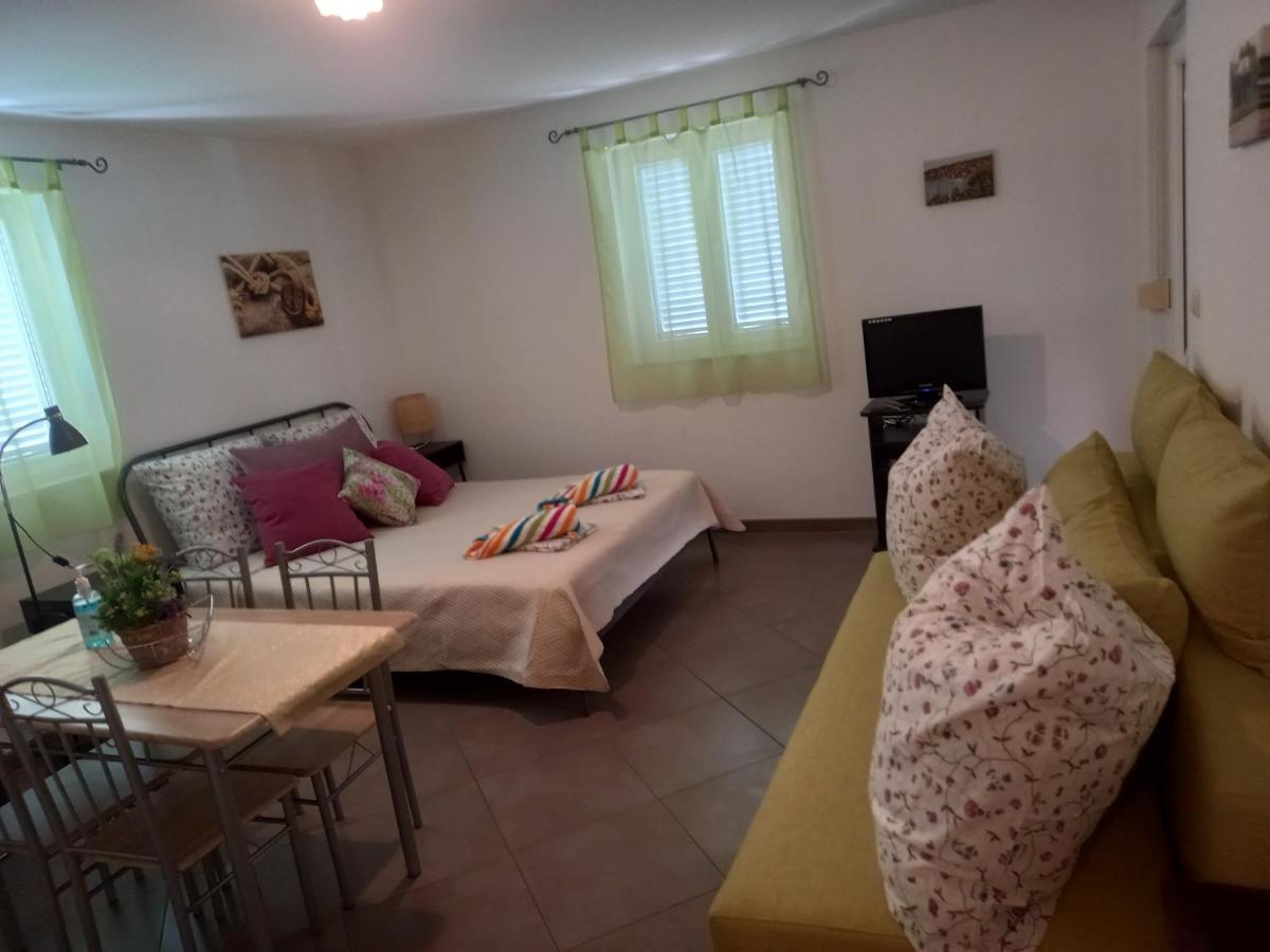 Apartmani Afrodita Сутіван Екстер'єр фото