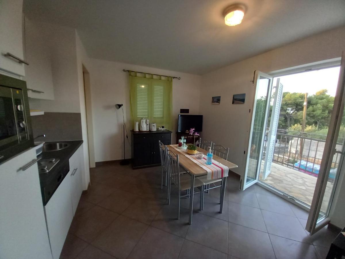 Apartmani Afrodita Сутіван Екстер'єр фото