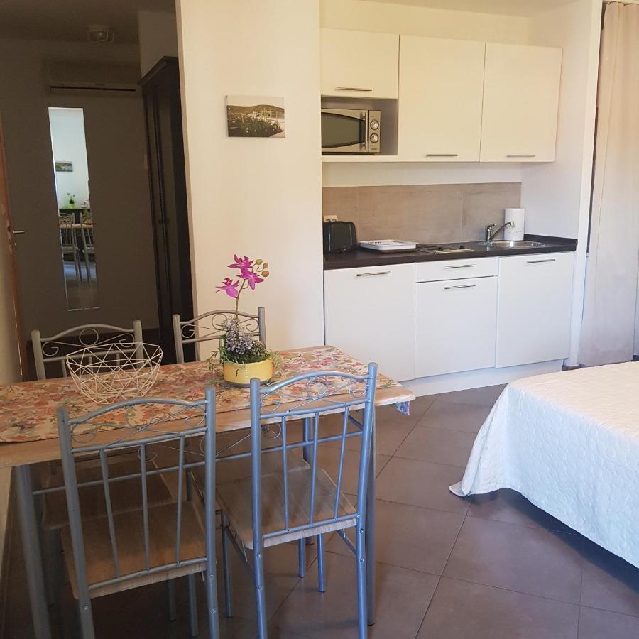Apartmani Afrodita Сутіван Екстер'єр фото